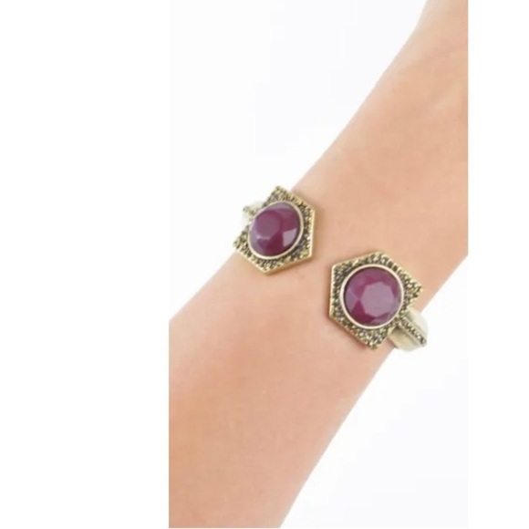 Lucky Brand Jewelry - Lucky Brand  Fashion Stone Gold Toned Hinged Small Cuff Bracelet